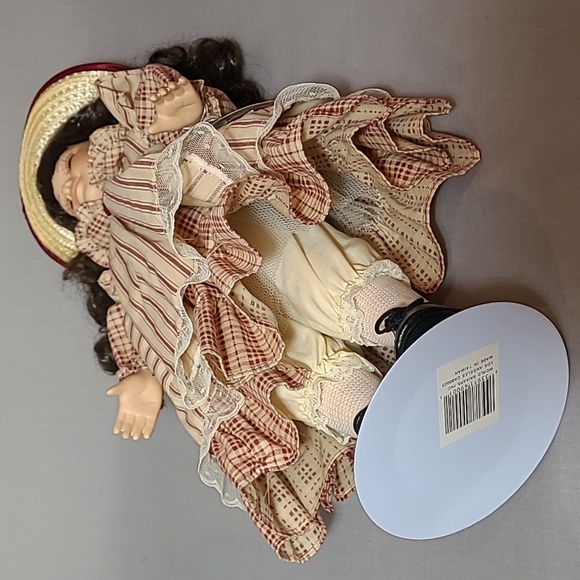 Delton Fine Collectables 18" Porcelain Doll Sassy Brunette - Picture 5 of 8